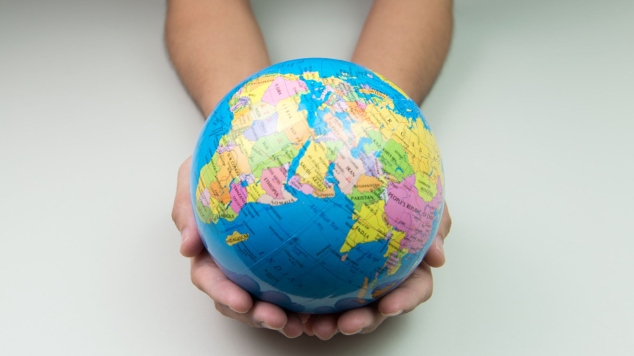 A world map highlighting countries whose names begin with the letter 'E', showcasing their geographical locations.